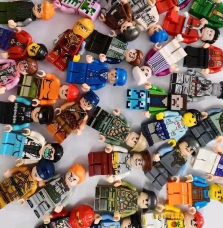 LOTE DE 10 MINIFIGURAS LEGO NUEVAS Foto 1 de 4