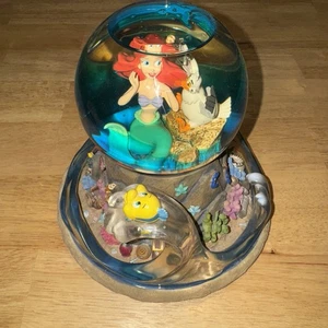 Globo de agua musical vintage Disney Sirenita Ariel - se ilumina y canta - Imagen 1 de 10