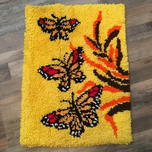 Vintage Latch Hook Completed Rug 70s Yellow Three Butterflies 27x21" - Picture 1 of 6