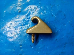 79-95 Toyota Pickup 4Runner Sun Visor Hook Hanger Holder Clip Retainer Tan OEM - Bild 1 von 4