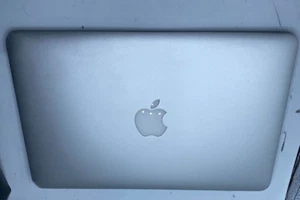 FOR PARTS - Apple Macbook Air 11.6" 1.3 GHz Core i5 128GB SSD 4GB RAM MD711LL/A. - Picture 1 of 8