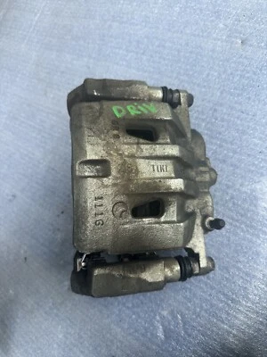 Pinza de freno delantera derecha del lado del conductor OEM LEXUS RX350 RX450H 2016-2022 Foto 1 de 4