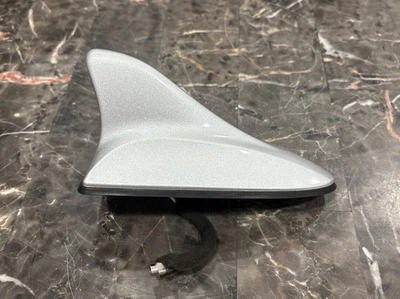 ✅ Hyundai Genesis 2012 cupé techo aleta de tiburón antena 96250-2M1001 fabricante de equipos originales gris Foto 1 de 4