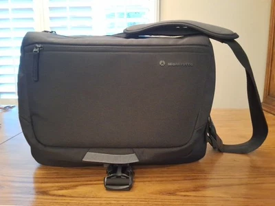 Manfrotto MB MA3-M-M Advanced Messenger M III Camera Bag DSLR - Image 1 of 4