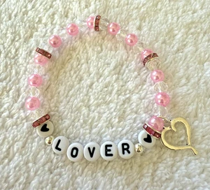 Bracciale amicizia fatto a mano Taylor Swift "Lover" - regalo per i fan di Taylor Swift - Foto 1 di 4