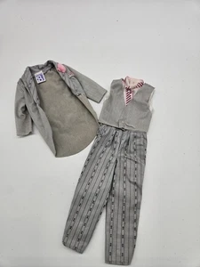 Barbie Ken 1989 Hochzeit des Jahres grau Smoking mit Schwänzen Bräutigam #3789 ohne Schuhe - Bild 1 von 5