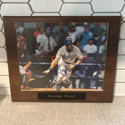 Certified George Brett Signed 8 x 10 Photo Framed w/engraved nameplate KC Royals - Image 1 of 4