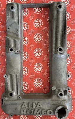Cubierta de válvula restaurada vintage usada 1982-1994 S3/4 Alfa Romeo Spider motor 2L VVT Foto 1 de 4