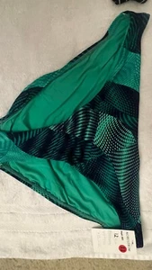 Nuevo con etiquetas Hermany Y9T930 Verde Natación Talla 12#66 - Imagen 1 de 4