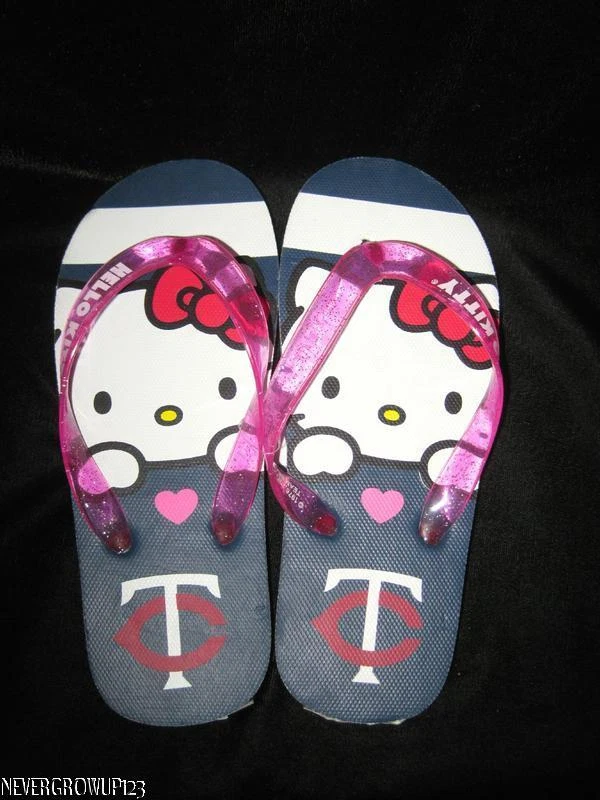 MINNESOTA TWINS HELLO KITTY GIRLS~YOUTH FLIP FLOPS S 11-12~M 1-2~L 3-4~XL 5-6~NW - Imagem 1 de 1