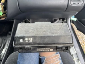 98-02 Honda Accord Under Hood Fuse Box  2.3L F23a1 - Picture 1 of 6