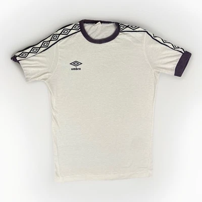 Camiseta Umbro Diamante Icono Logo Cinta Blanca Fútbol De Colección Para Hombre Mediana Foto 1 de 4
