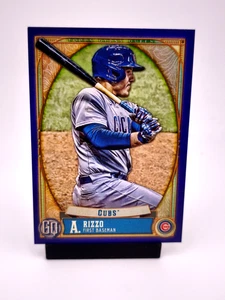 Anthony Rizzo /250 INDIGO PARALLEL 2021 Topps GQ MLB Chicago Cubs - Foto 1 di 2