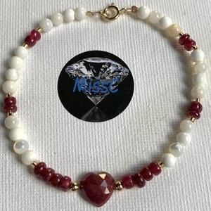 9 CT GOLD FACETED RUBY HEART WITH MOP BRACELET, ALL NATURAL, HANDMADE IN UK - Picture 1 of 8