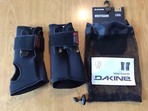 Dakine Wristguards for Ski / Snowboard / Skate Wrist Protection, Mens Medium - Picture 1 of 9