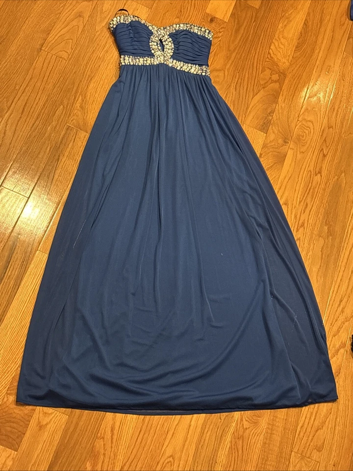 露肩蓝色鸡尾酒礼服 5 码 — 第 1/1 张图片