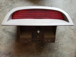 00 01 02 2002 KIA RIO STATION WAGON THIRD BRAKE LIGHT BEIGE/TAN - Picture 1 of 4