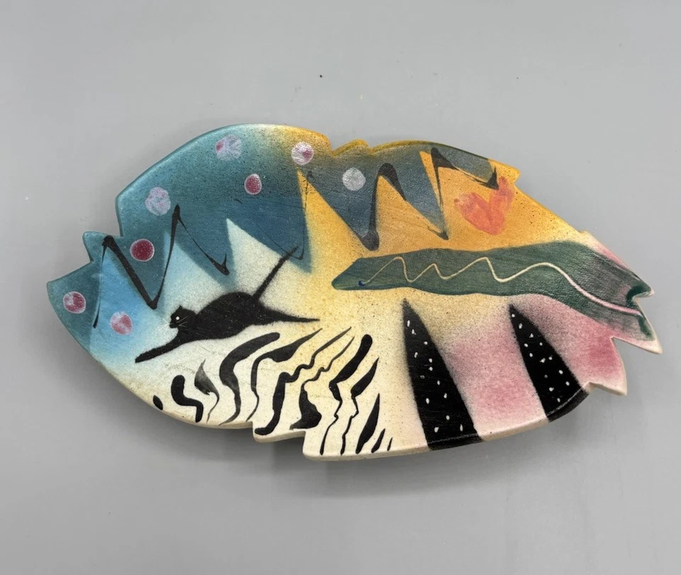 Plato decorativo firmado por artista MEMPHIS DESIGN años 90 arte posmoderno ¡¡GATO!!! Foto 1 de 4