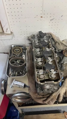 Par de Cabeças de Cilindro Toyota Land Cruiser Tundra 4.7 DOHC V8 2UZFE - Apenas VVTi - Imagem 1 de 4