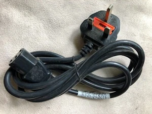 UK 3 Pin Netzkabel mit Sicherung - Stecker Typ G auf C 13, 2 m, schwarz, I-SHENG - Bild 1 von 4