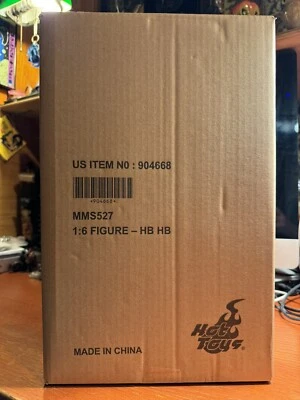 Figura coleccionable de superhéroes Hellboy 2.0 Hot Toys MMS527 1/6 usada. Como nuevo. Foto 1 de 4