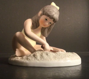 "Sandburgen" von Frances Hook Roman Inc. Remember When 1999 Porzellan Figur - Bild 1 von 9