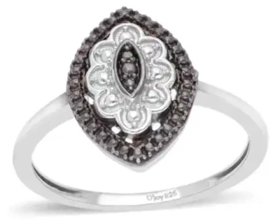 Anillo con detalles de diamantes verdes en platino sobre plata de ley 925 talla 9,5 Foto 1 de 4