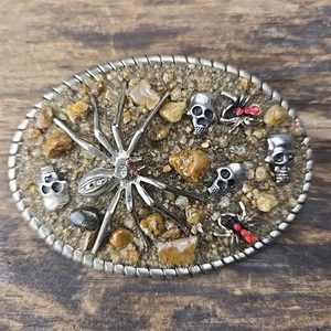 Spider And Skulls Gürtelschnalle silberfarben - Bild 1 von 7