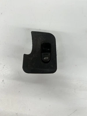 735298601 pulsante alzacristallo per ALFA ROMEO 147 W8 (08/00-01/06) 2000 Usato - Immagine 1 di 4