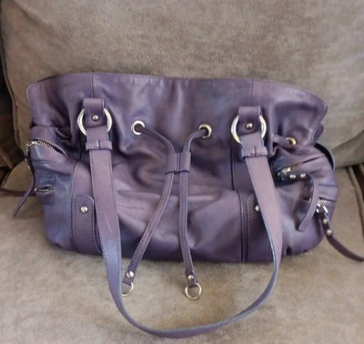 NICE NUOVEDIVE 紫色皮革软垫单肩包 14 英寸 X 9" X 4" 意大利 — 第 1/4 张图片