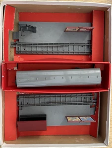Triang R323 Operating Mail Coach Set HO / OO Gauge  Boxed - Picture 1 of 4