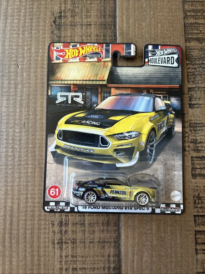 Hot Wheels Premium Boulevard #61 Ford Mustang RTR Spec 5