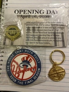 NY Yankees Commemorative Opening Day 2009 Pin & 2 KeyChains Old&New Stadium - Picture 1 of 9