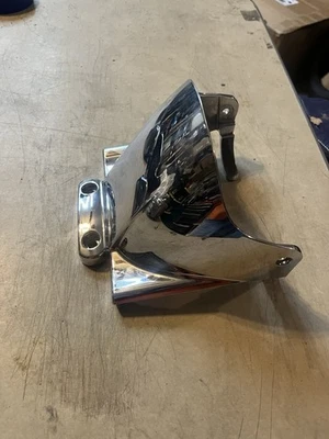 VRSC VROD V-Rod Cvo Headlight Mount Vrscse Vrscse2 Good Condition Chrome Mount - Image 1 of 4
