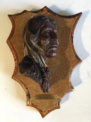 Neil J Rose Edición Limitada 65/500 Chief Zorro Rojo Medio Busto Montado en Gamuza y Placa de Madera Foto 1 de 4