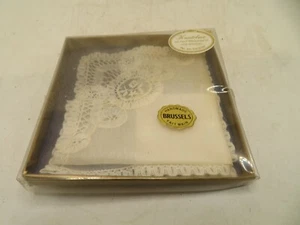ANTIKE SPITZE -. BRÜSSELER SPITZENTUCH IN OVP 8 X 8 - Bild 1 von 3