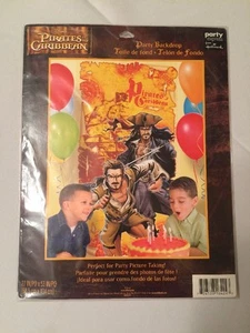 Suministros para fiestas Piratas del Caribe - Telón de fondo para fiestas 27"x 53" - Imagen 1 de 1