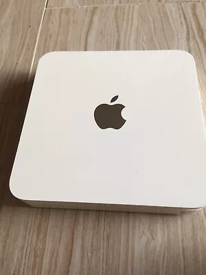 Apple Time Capsule 500GB A1254 - Image 1 of 4