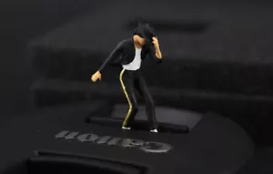 Miniature TOY 1/64 cosplay king dancer figure diorama for 1:64 car - Picture 1 of 4