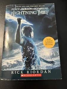 Percy Jackson and the Olympians, Book One - The Lightning Thief - Picture 1 of 2