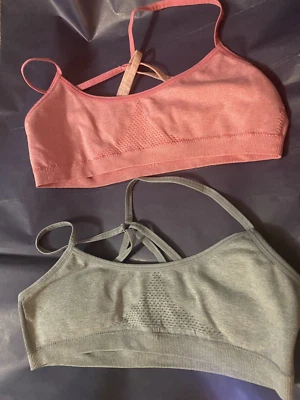 Hanes Pullover Bralette Niñas Talla Grande 10-14 Tiras Paquete de 2 Rosa, Gris Nuevo sin Etiquetas Foto 1 de 4