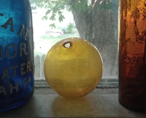 1870s GOLEN AMBER HAND BLOWN GLASS TARGET BALL FOR SHOOTING CRUDE OPENING - Picture 1 of 5