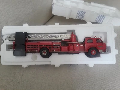 Camión con escalera American LaFrance 1954 serie 700 Franklin como nuevo, como nuevo en caja Foto 1 de 4