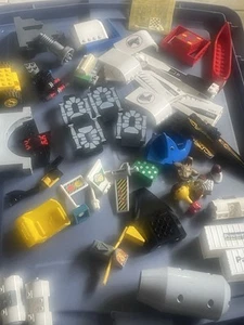 9 Pounds Of vintage Legos  - Picture 1 of 12