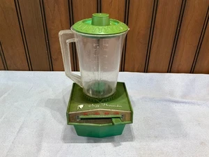 Vintage 1960s Suzy Homemaker Toy Blender - Not Working - Picture 1 of 11