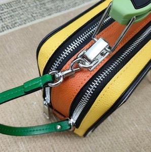 MARC JACOBS Peanuts Snoopy Collaboration Schultertasche Box Tasche Modeware Damen - Bild 1 von 7