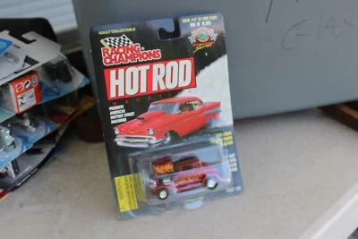 1998 Racing Champions-Red '32 Ford Coupe-Hot Rod Magazine-1 of 19,997-Detailed ! - Image 1 of 2