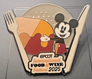 Disney Epcot 2025 Festival de Comida y Vino Caja Misteriosa Prendedor Mickey Mouse - NUEVO - Imagen 1 de 2