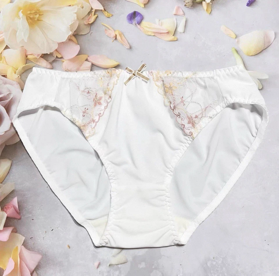 Braguita de nailon suave bordado floral brillante elegante marca japonesa US-L/JP-3L Foto 1 de 4