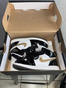Toddler Nike Air Jordan 1 Retro Mid Black/White Patent Leather Sneakers Sz 8C - Picture 1 of 11